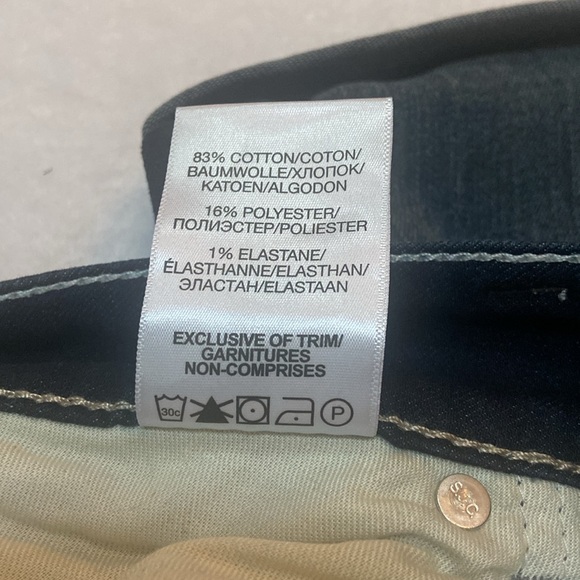 SILVER SUKI Mid Bermuda Jean Shorts Size 30 Waist - Picture 14 of 14